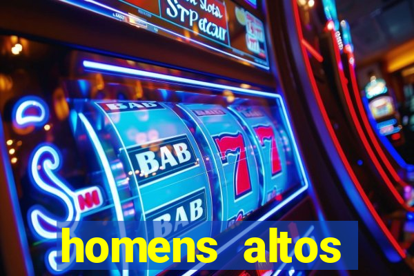 homens altos sarados pelados