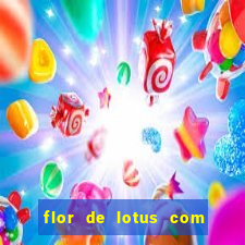 flor de lotus com lua tatuagem